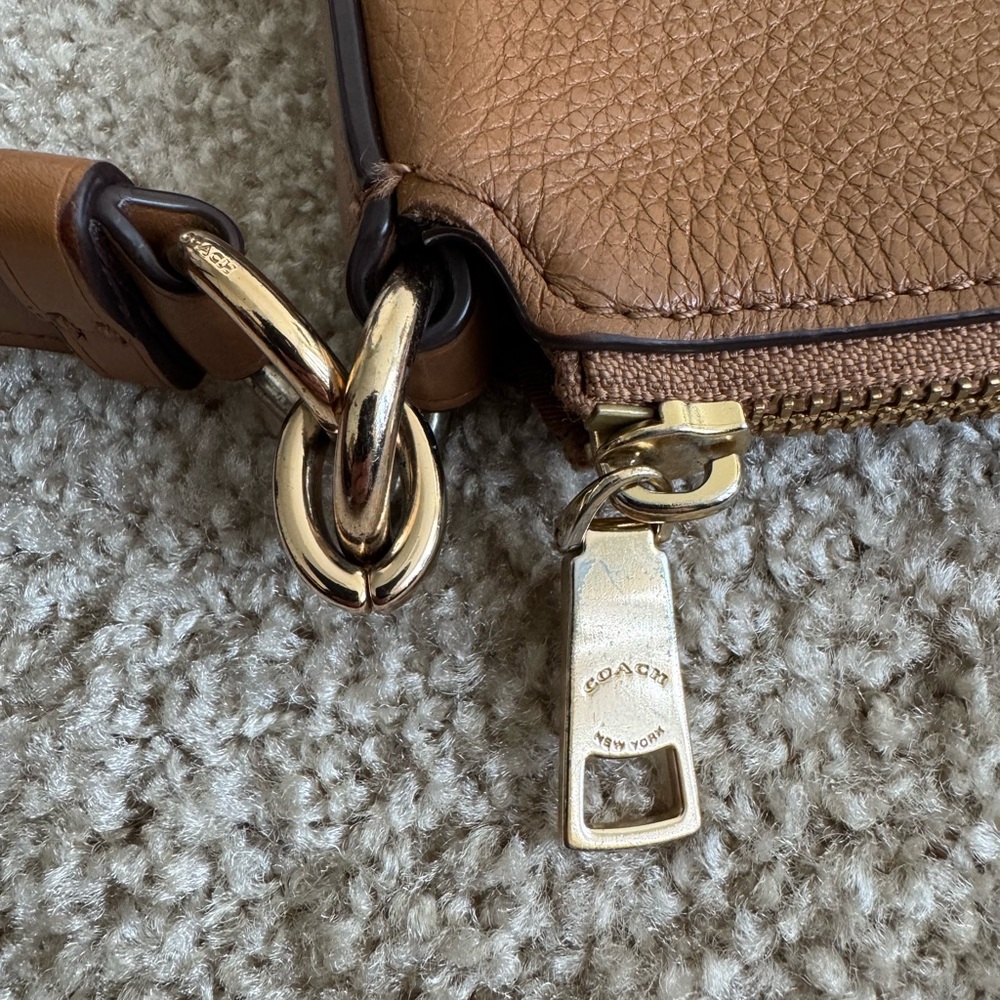 Coach Brown Leather Crossbody Bag with Gold Hardware - Picture 4 of 5